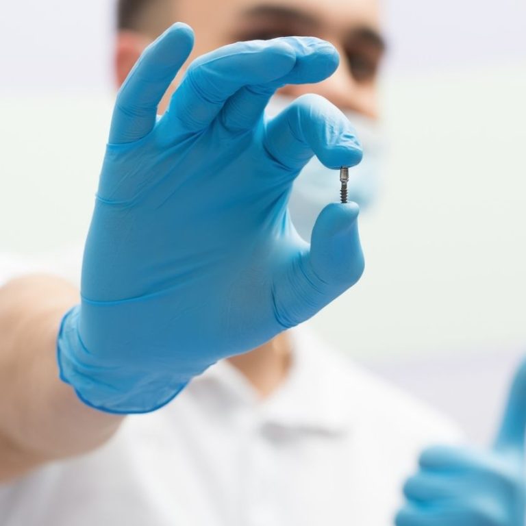 rechazo implantes dentales